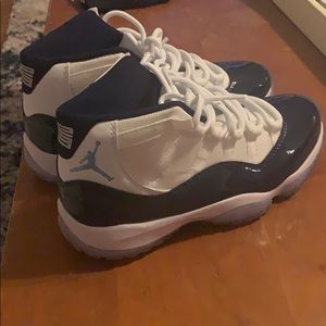 Air Jordan 11 win like 86 navy blue